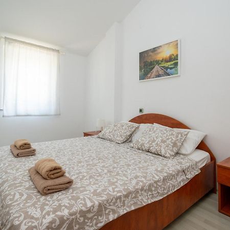 Apartments With A Parking Space Mandre, Pag - 16836 Bagian luar foto