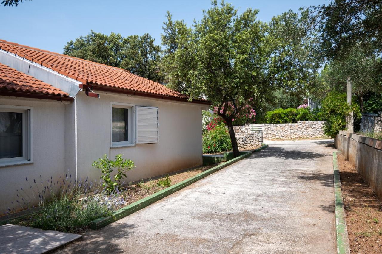 Apartments With A Parking Space Mandre, Pag - 16836 Bagian luar foto